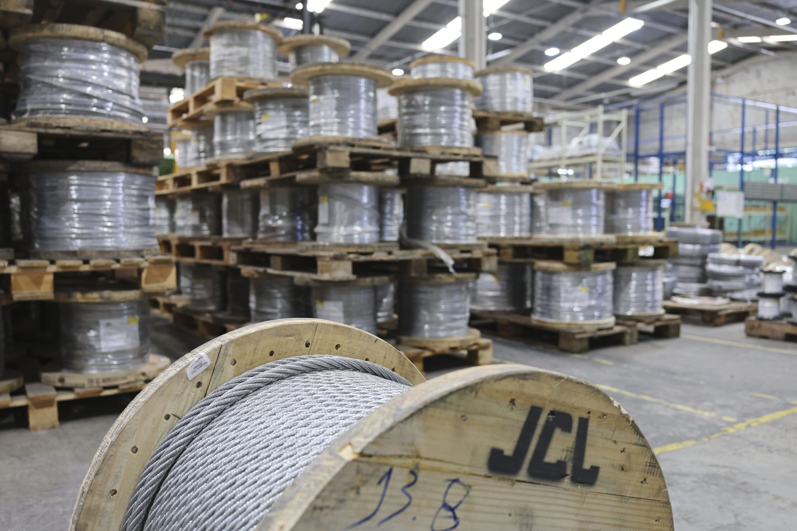 Estoque e logística industrial de cabos de aço